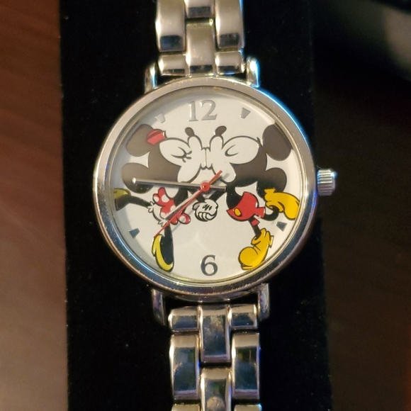 Watch - Picture 2 of 6